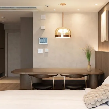 Hongdae Cozy Space13, Near Hongdae Station, City View, Pleasant And Cozy, Stylish House
